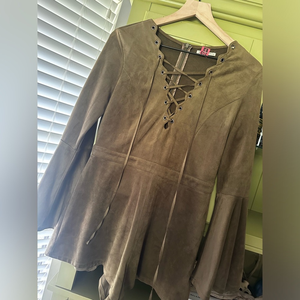 Olive 🫒 romper - Picture 6 of 7